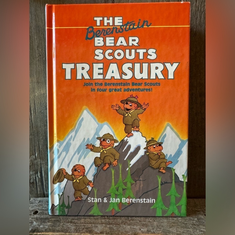 VINTAGE 2000 The Berenstain Bear Scouts Treasury Hardback Children’s Book